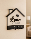Love At Home Yazılı Ev Şeklinde Duvar Anahtarlık Askısı Love At Home Yazılı Ev Şeklinde Duvar Anahtarlık Askısı