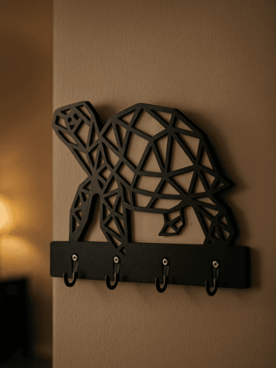 Duvara monte edilmiş siyah kaplumbağa figürlü dekoratif anahtar askısı, çok kancalı modern giriş organizeri