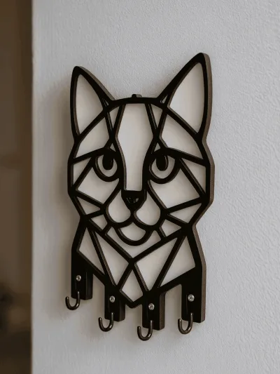 Siyah beyaz tonlarda kedi figürü bulunan MDF duvar askılığı, anahtar ve küçük eşyalar için çok kancalı tutucu