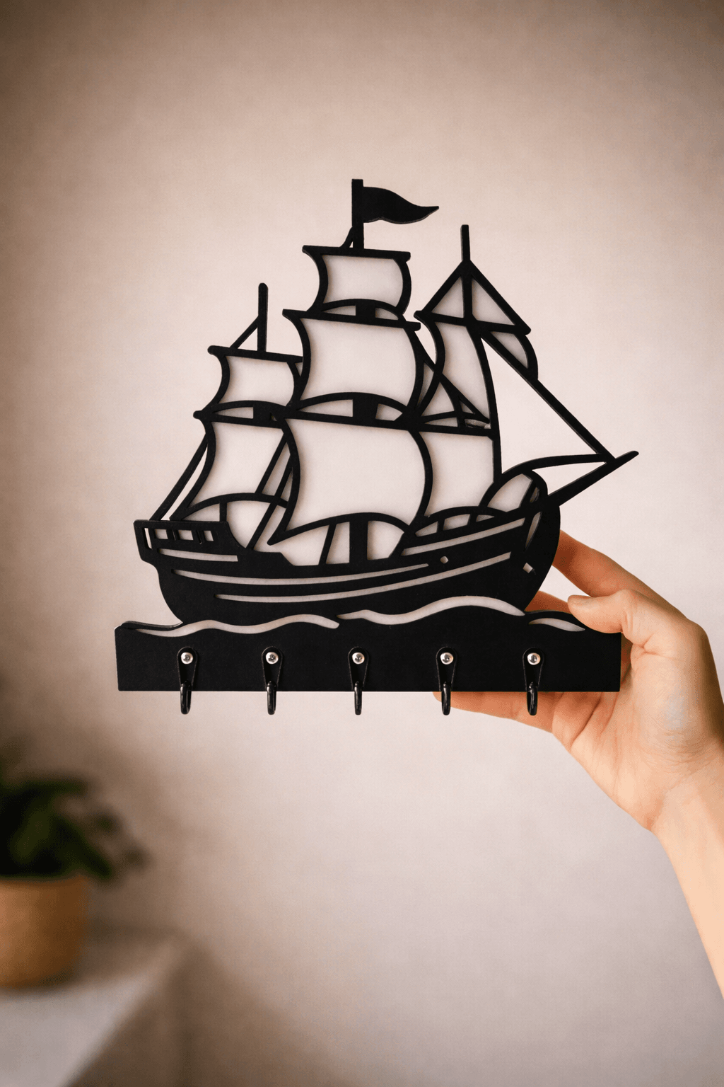 Yelkenli gemi siluetli el yapımı MDF duvar anahtar askılığı