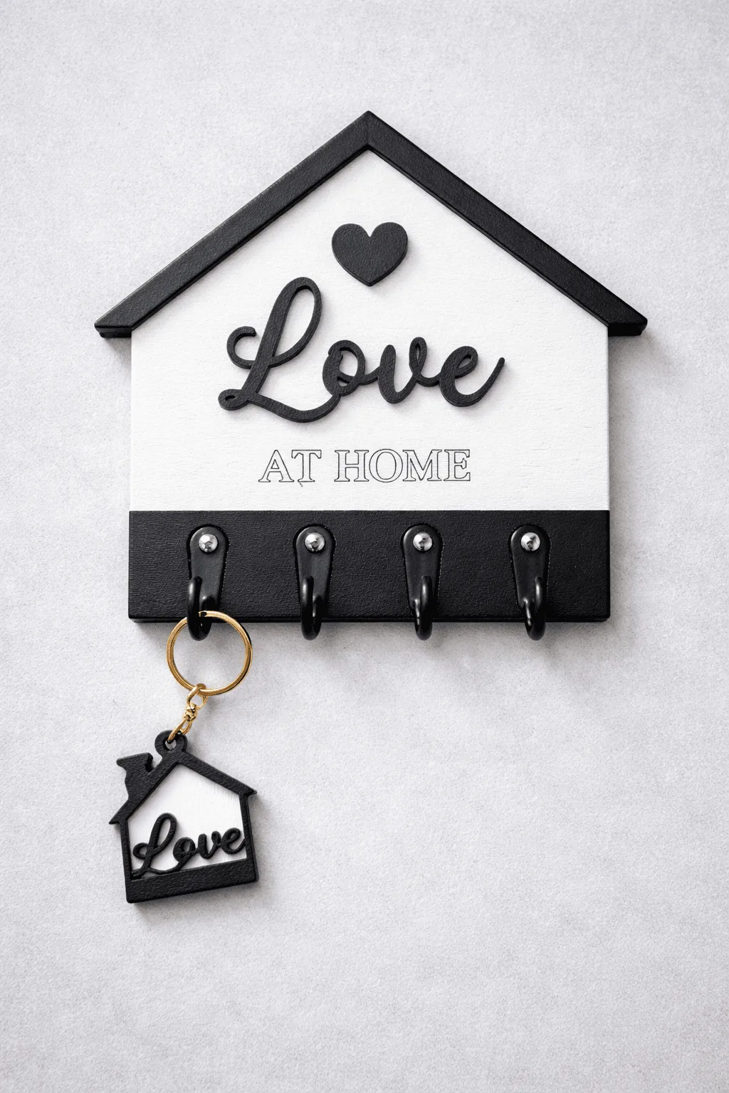 Ev şeklinde Love yazılı el yapımı MDF duvar anahtarlık askılığı